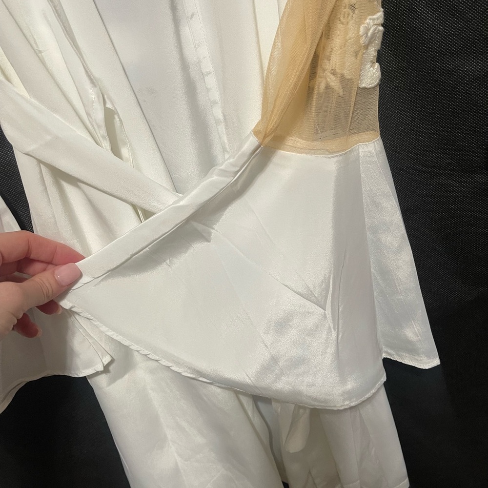 Bride Robe - Picture 8 of 10